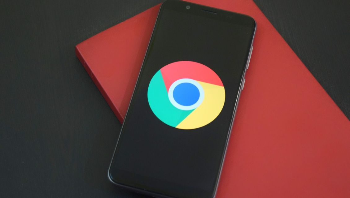 Google chrome logo på en mobil.